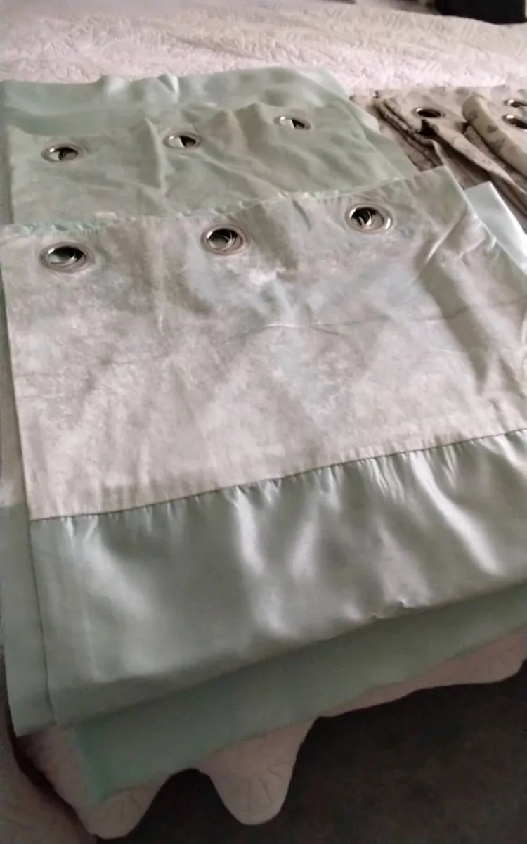 Bedroom curtains - Image 3