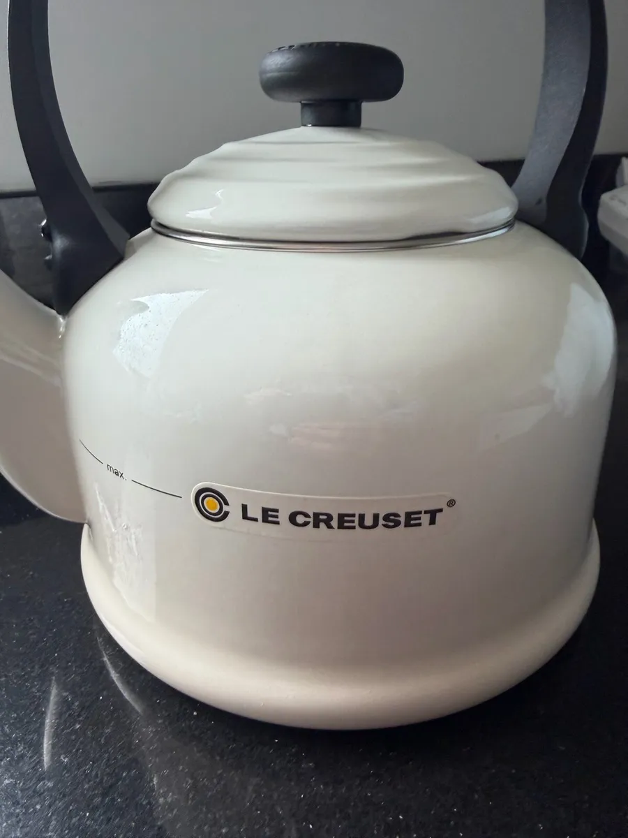 Le creuset kettle - Image 2