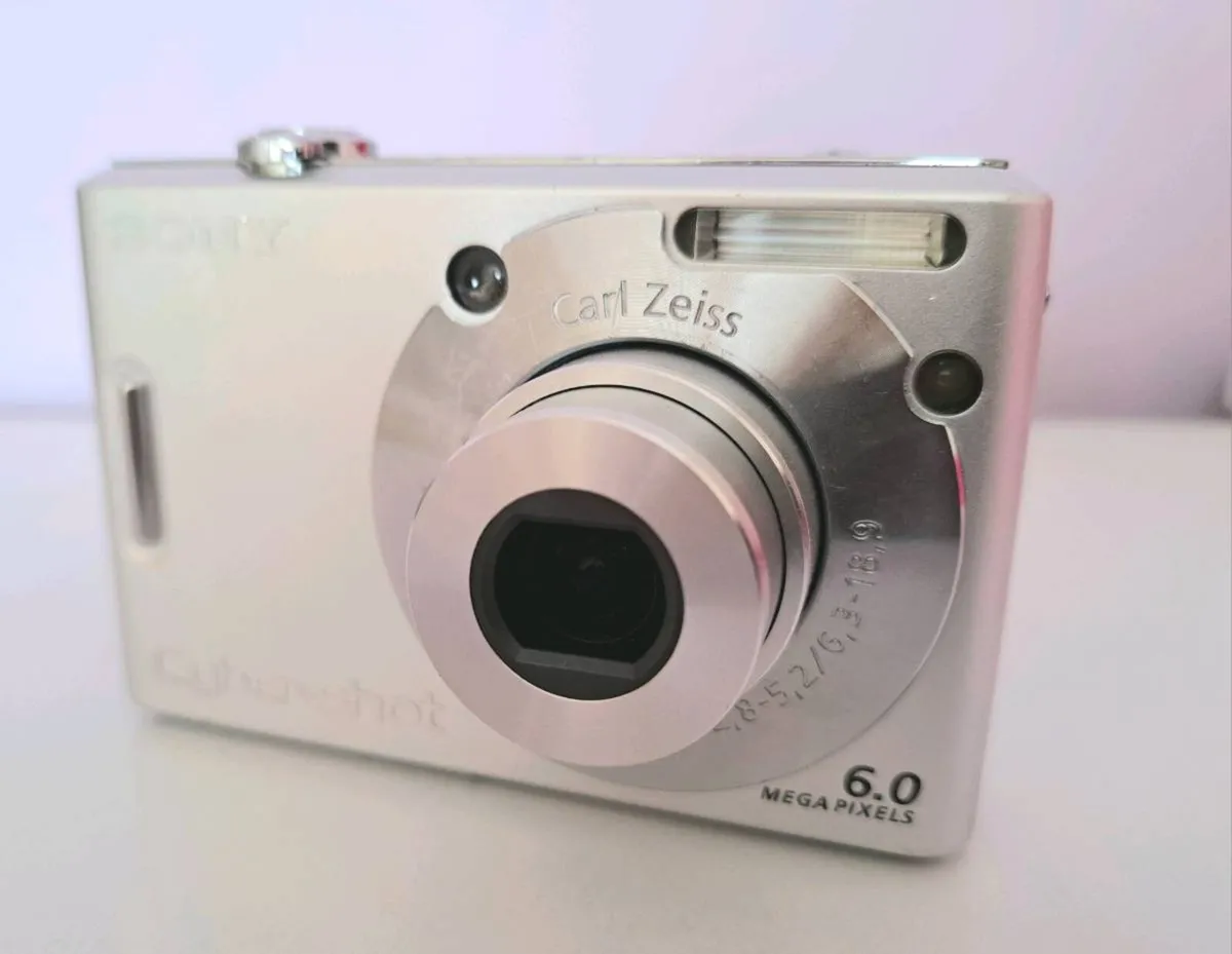 Sony cybershot w30 - Image 2