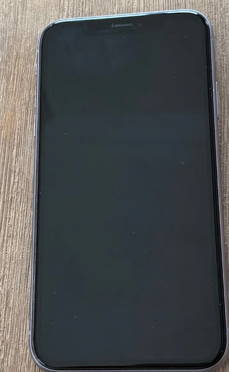 iPhone 11 - Image 1
