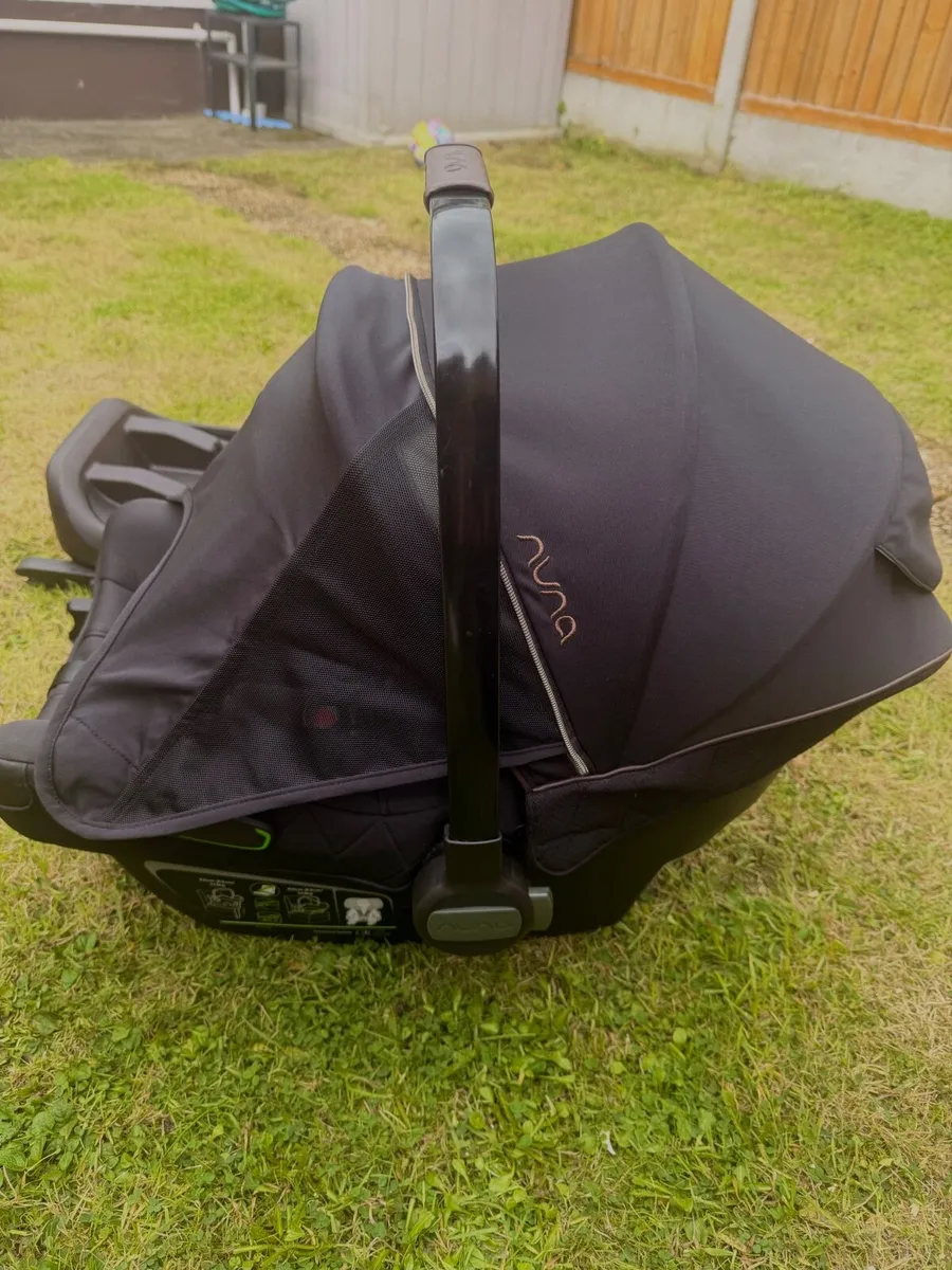 Baby travel system/buggy/basinette/car seat/isofix - Image 2