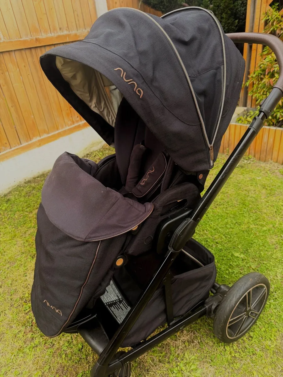 Baby travel system/buggy/basinette/car seat/isofix - Image 4