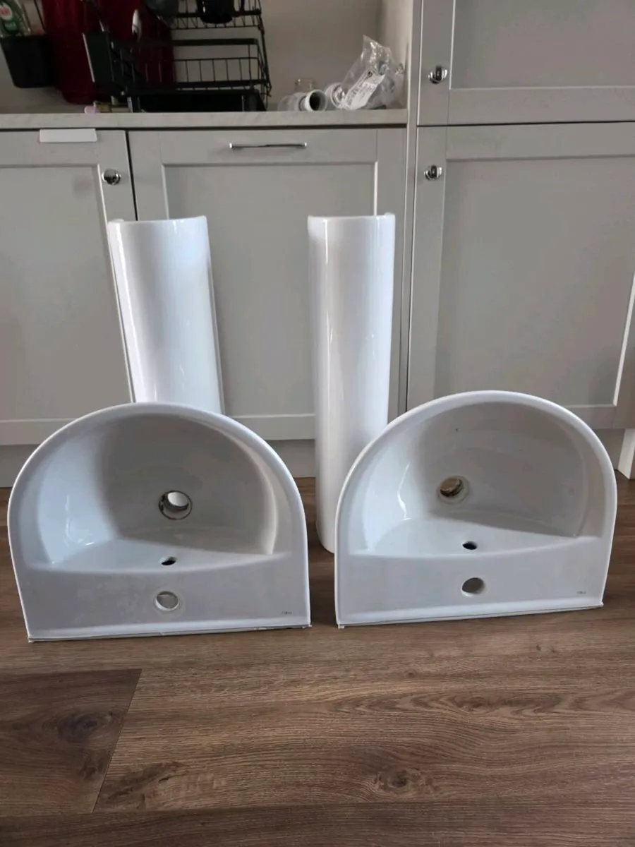 Full Sized Sink Unit + Base x 2 - Image 1
