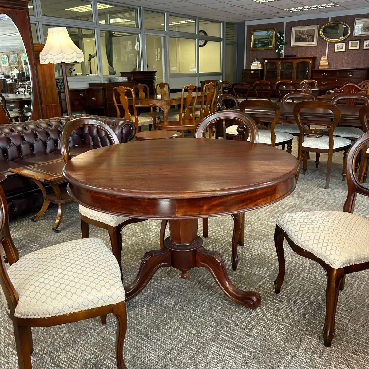 Handsome antique Victorian mahogany dining suite, - Image 1