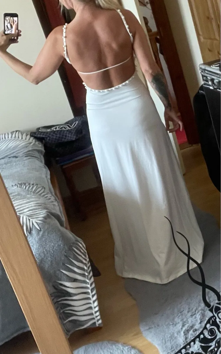 White dress - Image 1