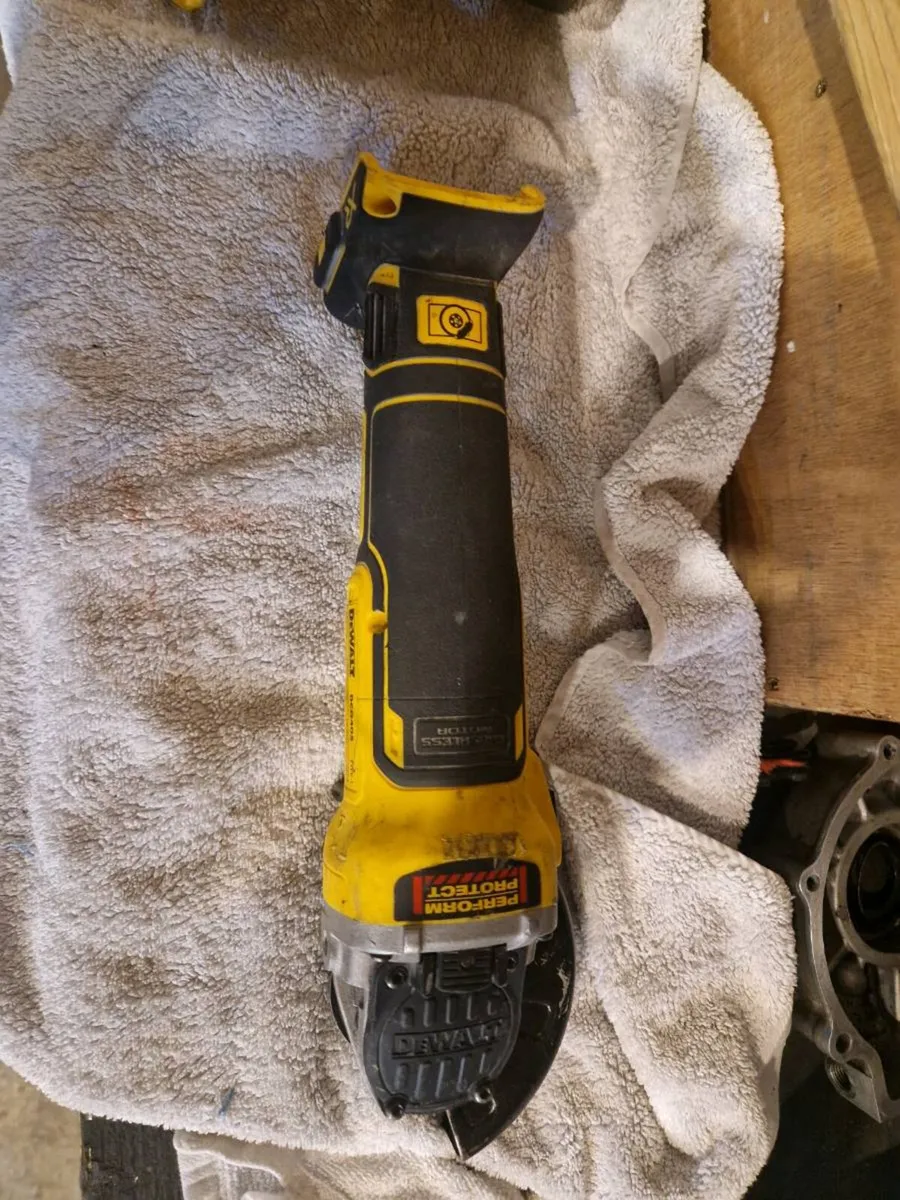 Dewalt Dcg405 brushless Angle Grinder - Image 1