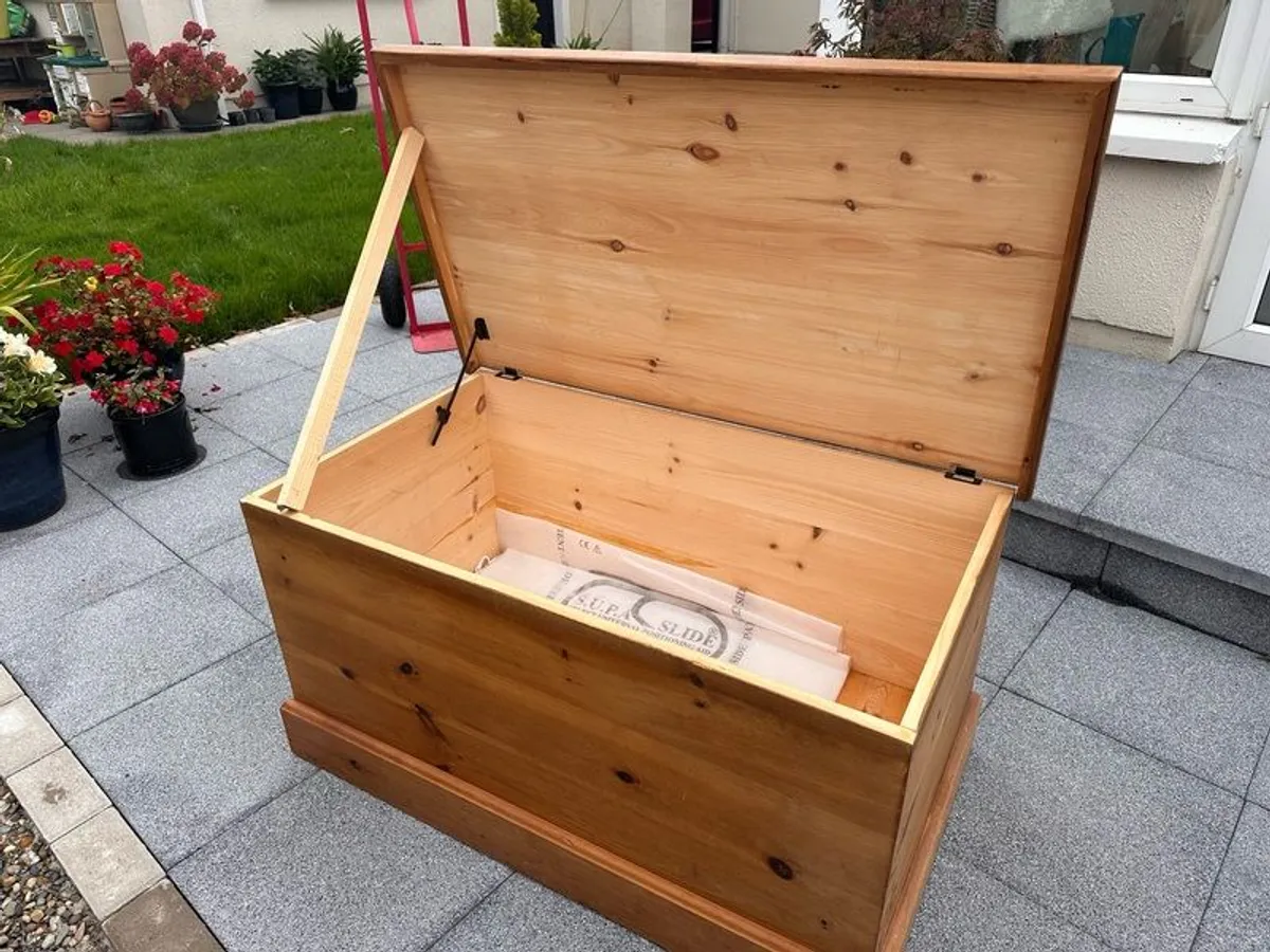 Blanket box/storge - Image 3