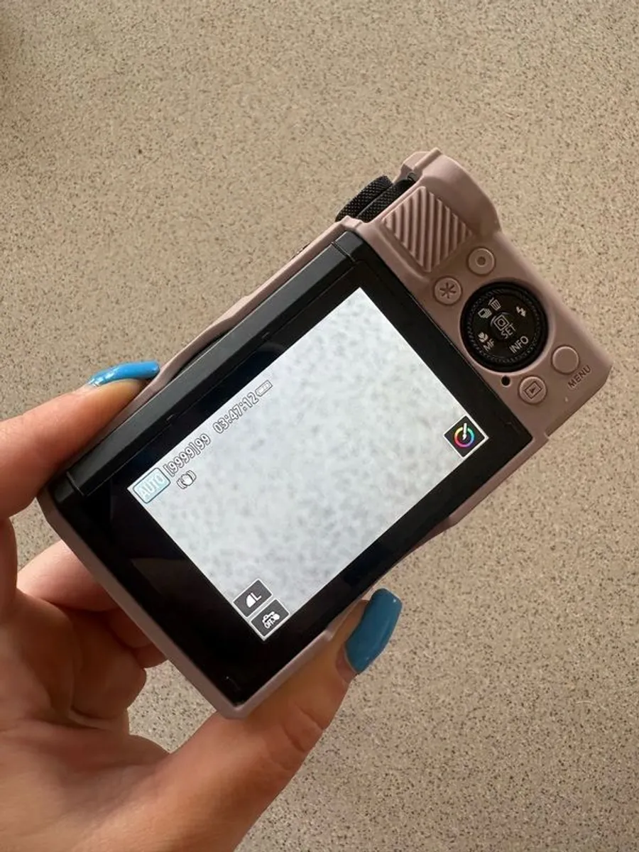 canon g7x mark iii - Image 3