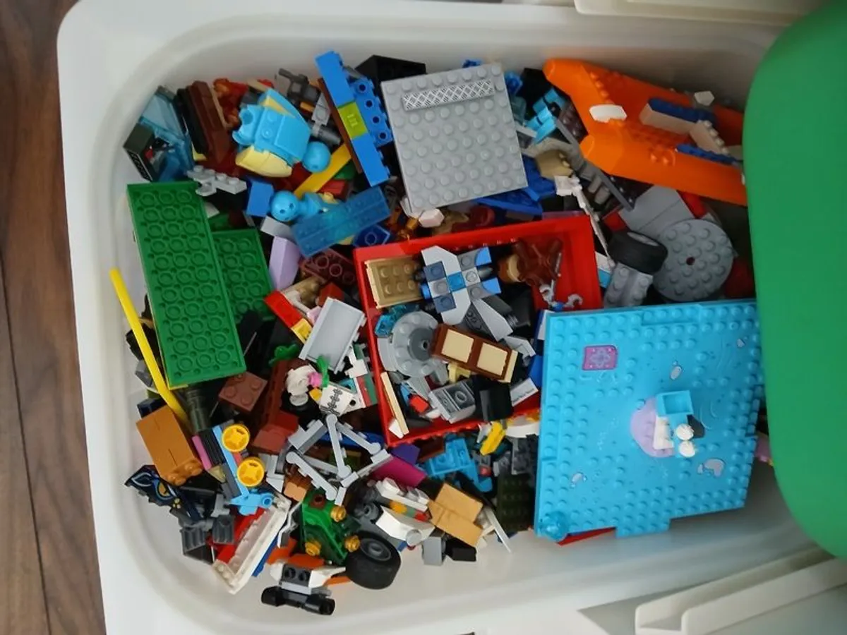 Playroom clear out - Huge boxes of lego and figures. Great condition amazing value- PRICE REDUCED! - Image 3