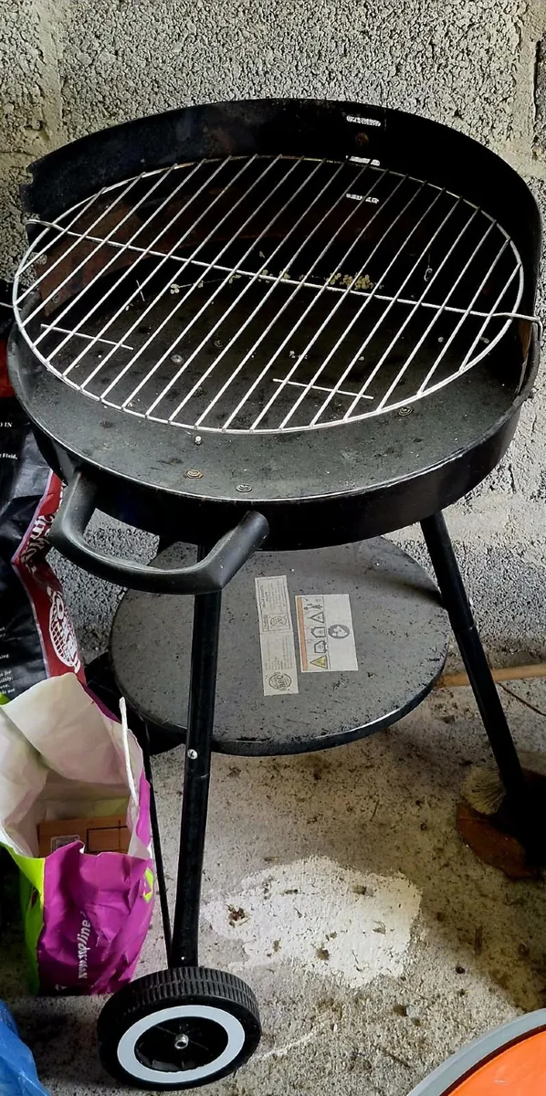 Portable Garden Barbecue Grill with 5kg Bag ... - Image 2