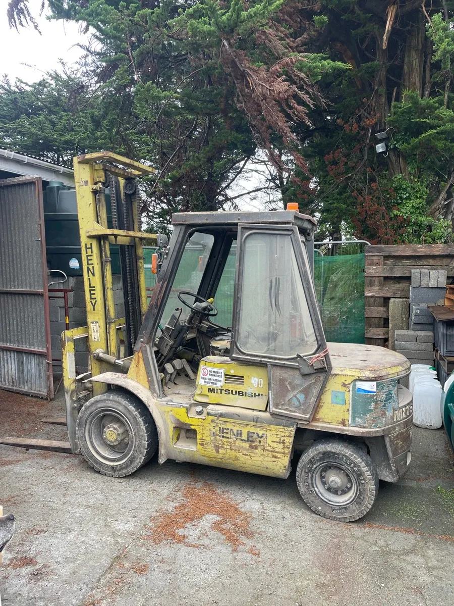 3 ton diesel forklift - Image 1