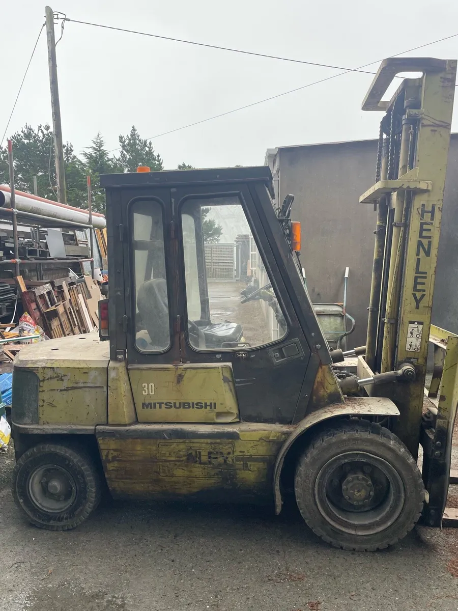 3 ton diesel forklift - Image 2