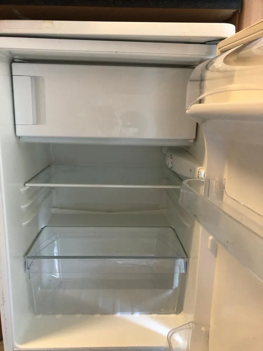 Undercounter Fridge / Freezer & Washing Machine - Image 3