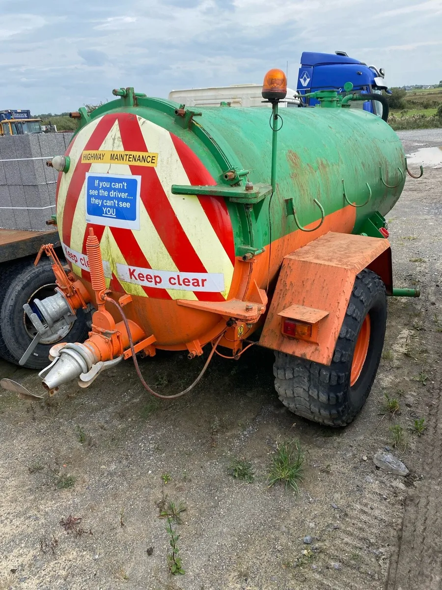 Water tanker - Image 1