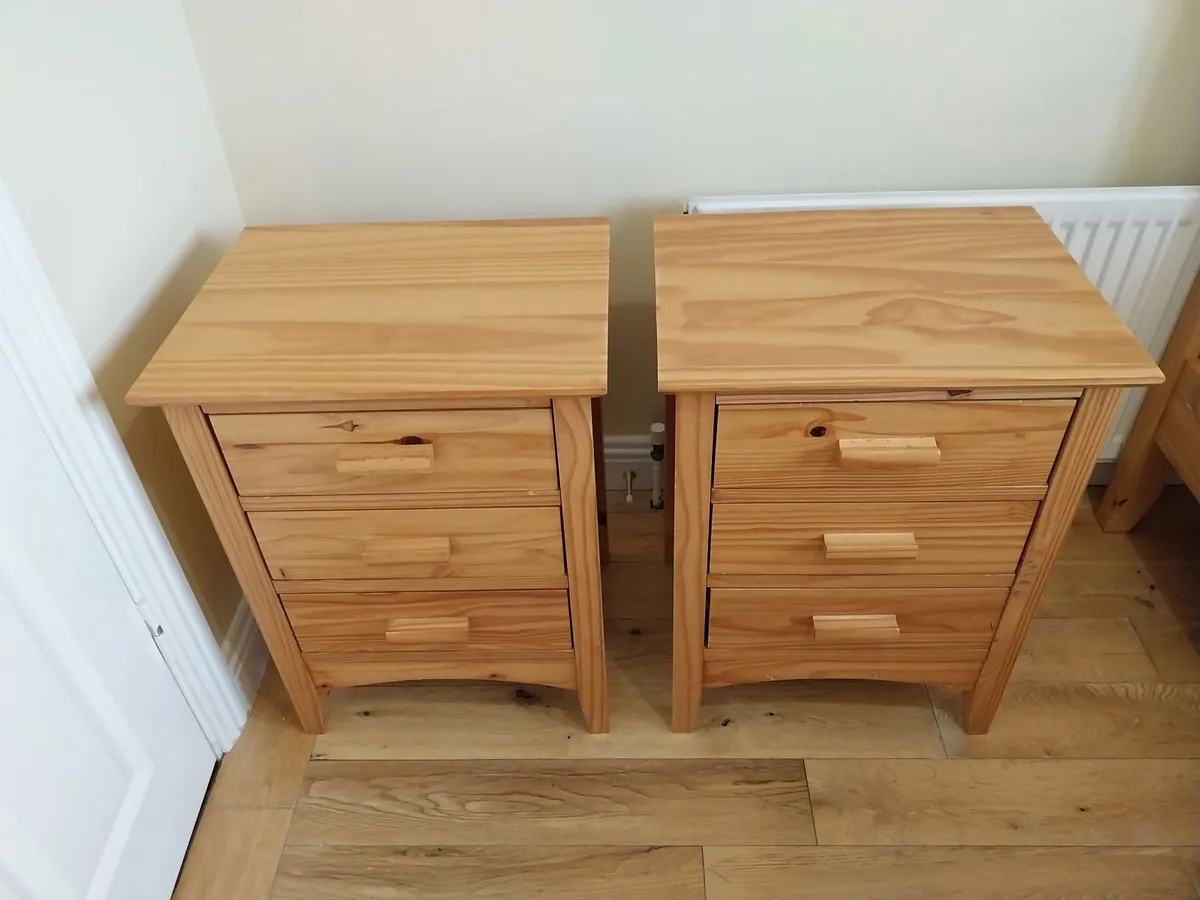 2  x Shaker Style Wooden Lockers - Image 2