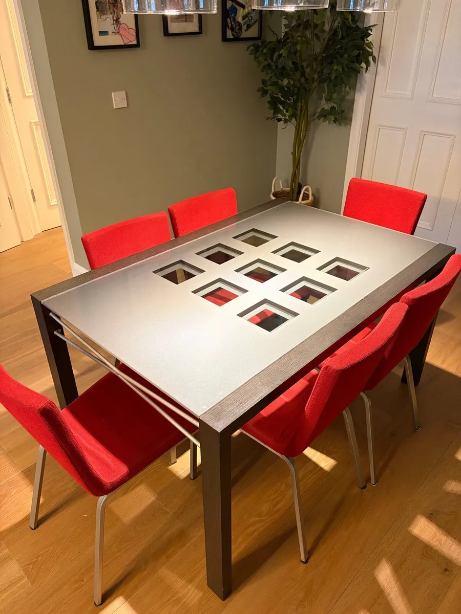 Kitchen Table and Chairs - Image 2