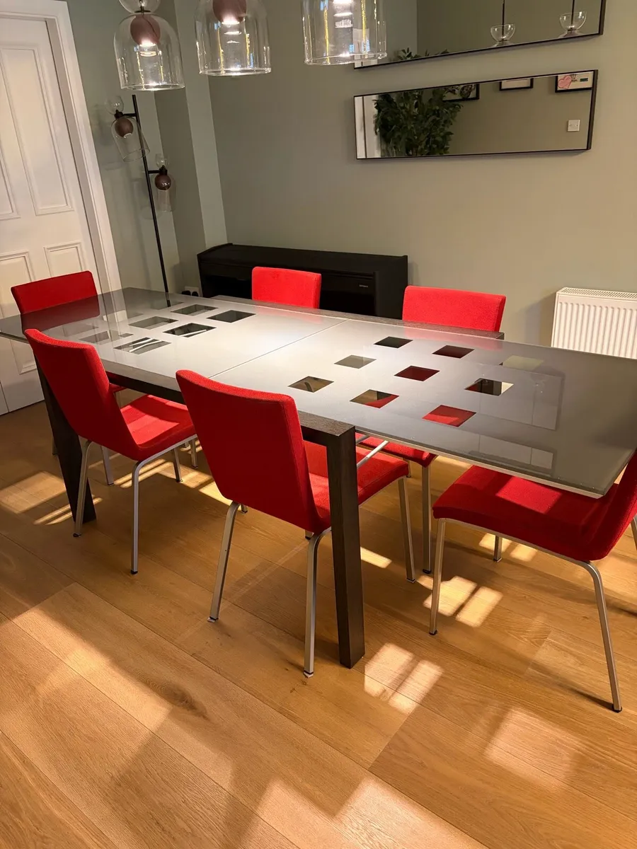 Kitchen Table and Chairs - Image 4
