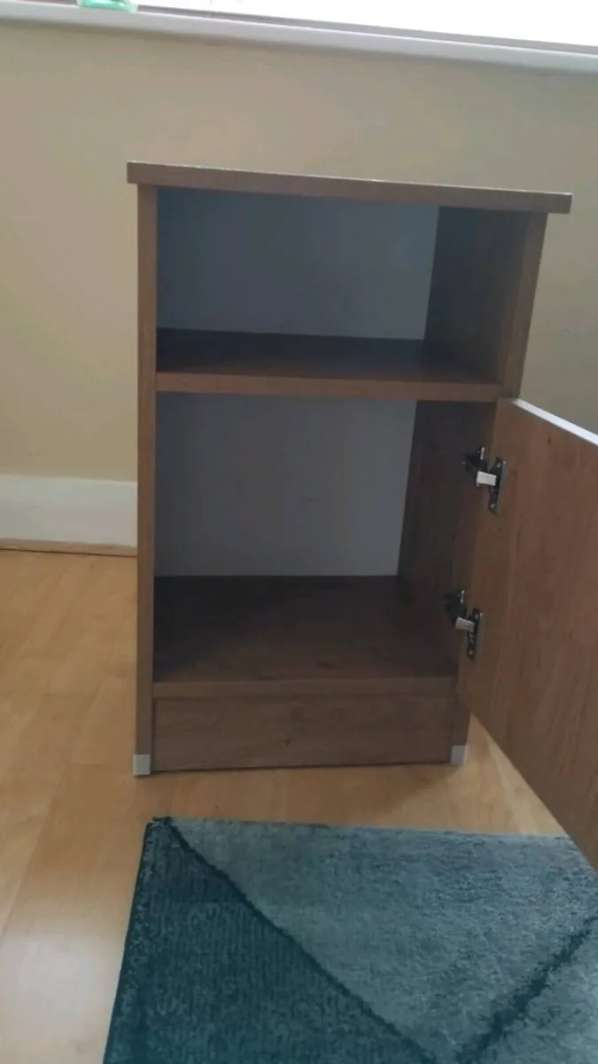 3no Bedside Lockers - Image 1