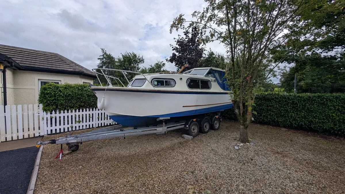 Freeman 23 Cruiser - Image 1