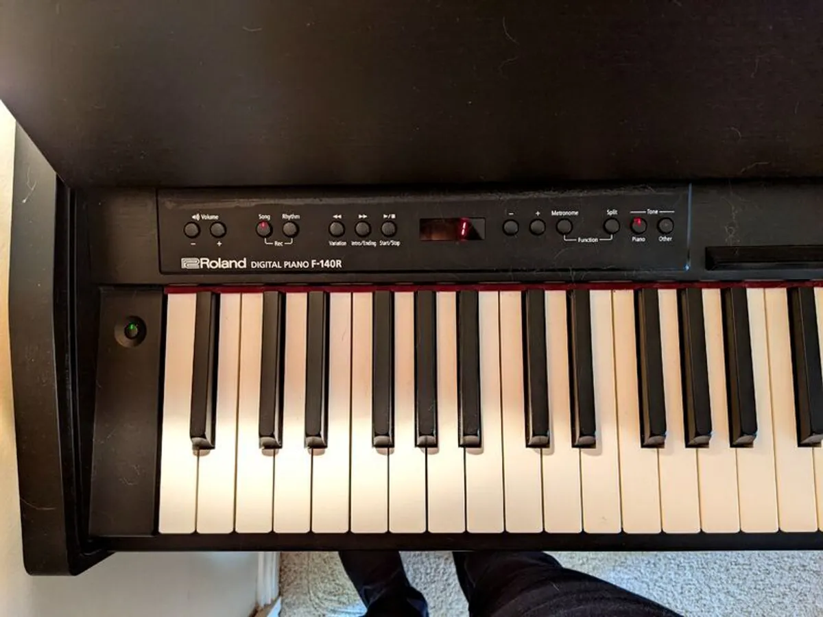 Roland Digital F-140R Piano - Image 2