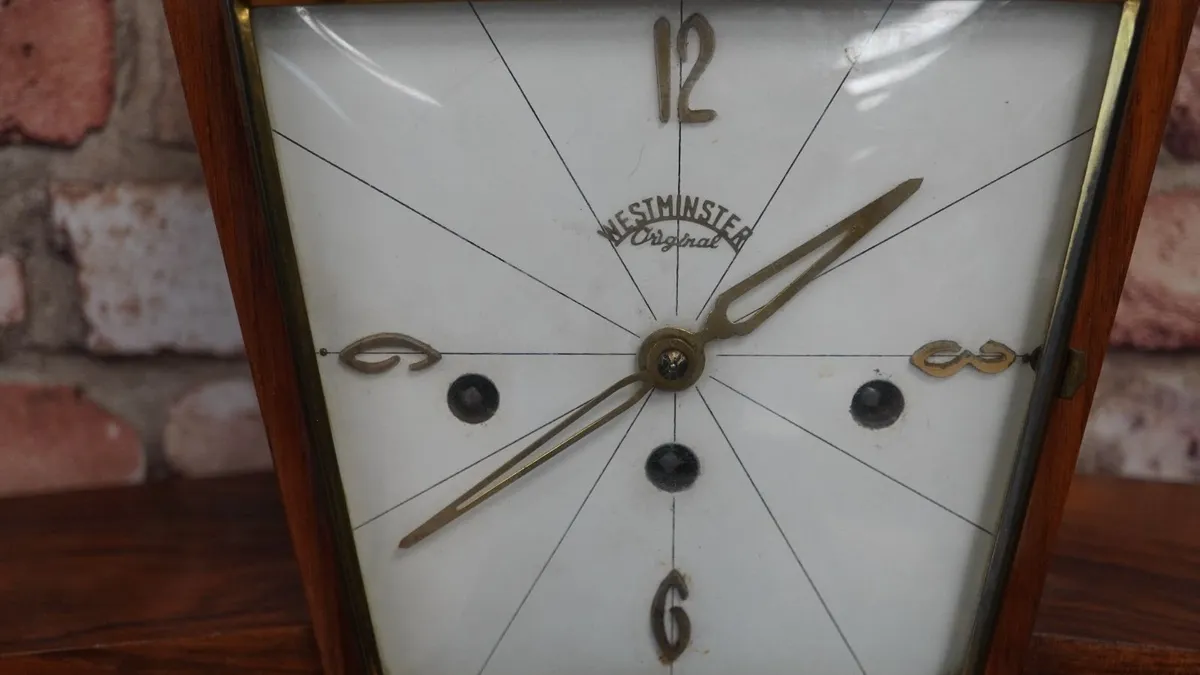 1964 Art Deco Style Mantel Clock - Image 3