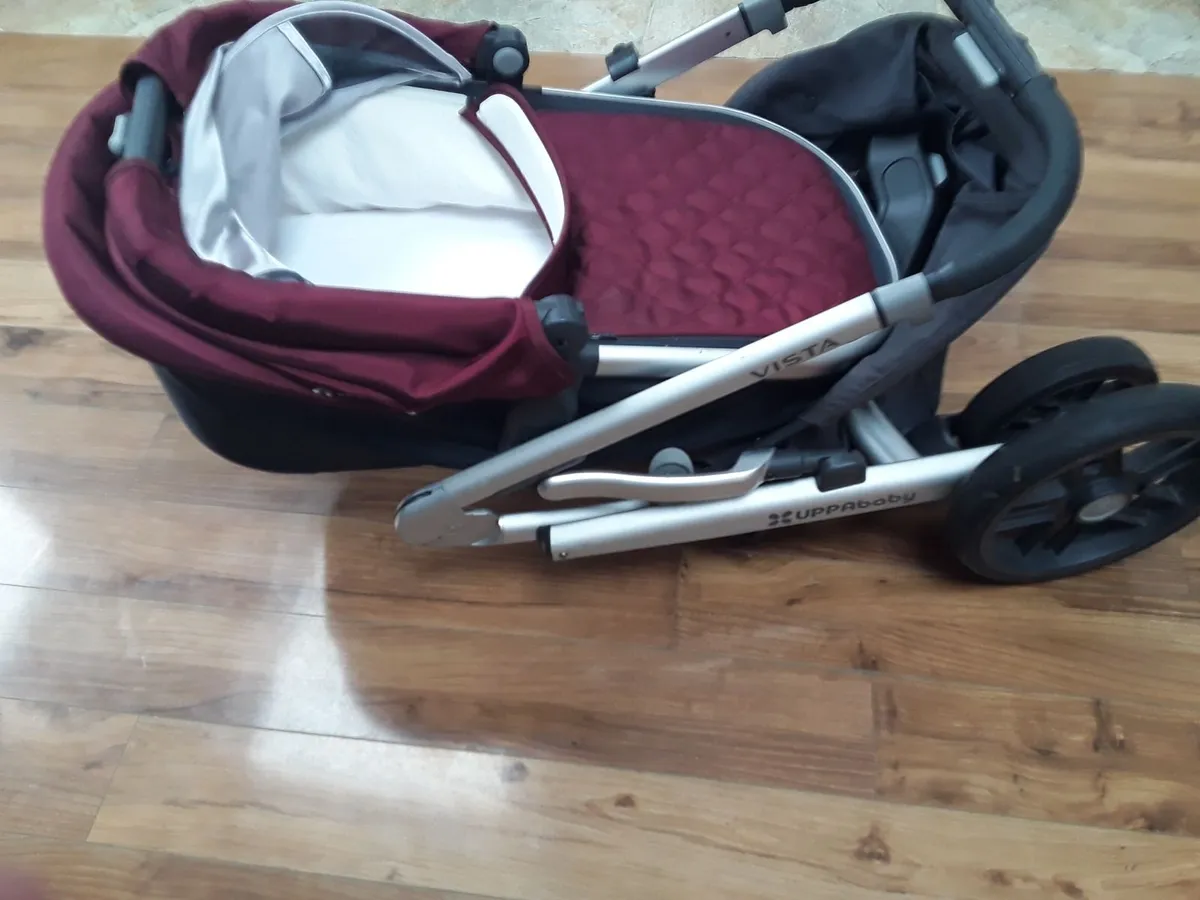 New condition  uppbaby black and burgunty Pram - Image 4