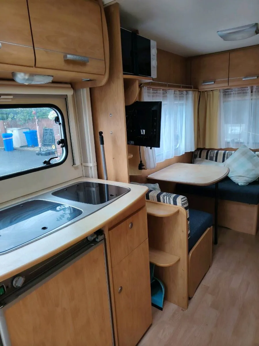 Caravelair 6berth caravan - Image 4