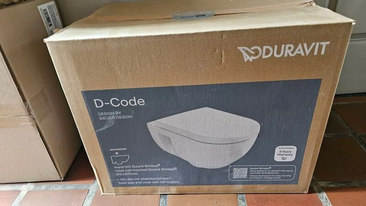 Duravit wall hung toilet (new) - Image 1