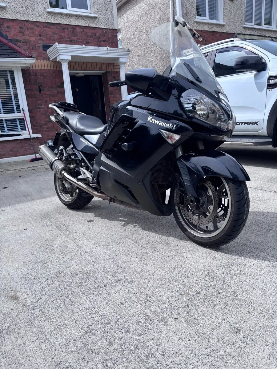 Kawasaki GTR 1400 - Image 2