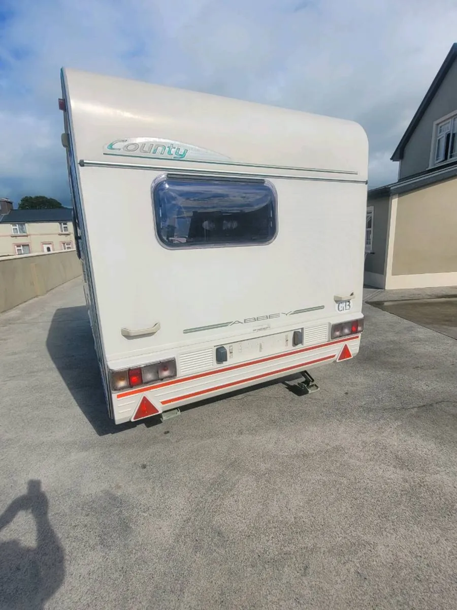 2/3 bert Abbey caravan in excellent condition - Image 3