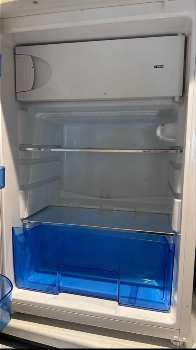 Servis undercounter fridge-freezer - Image 1