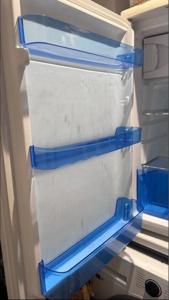Servis undercounter fridge-freezer - Image 2