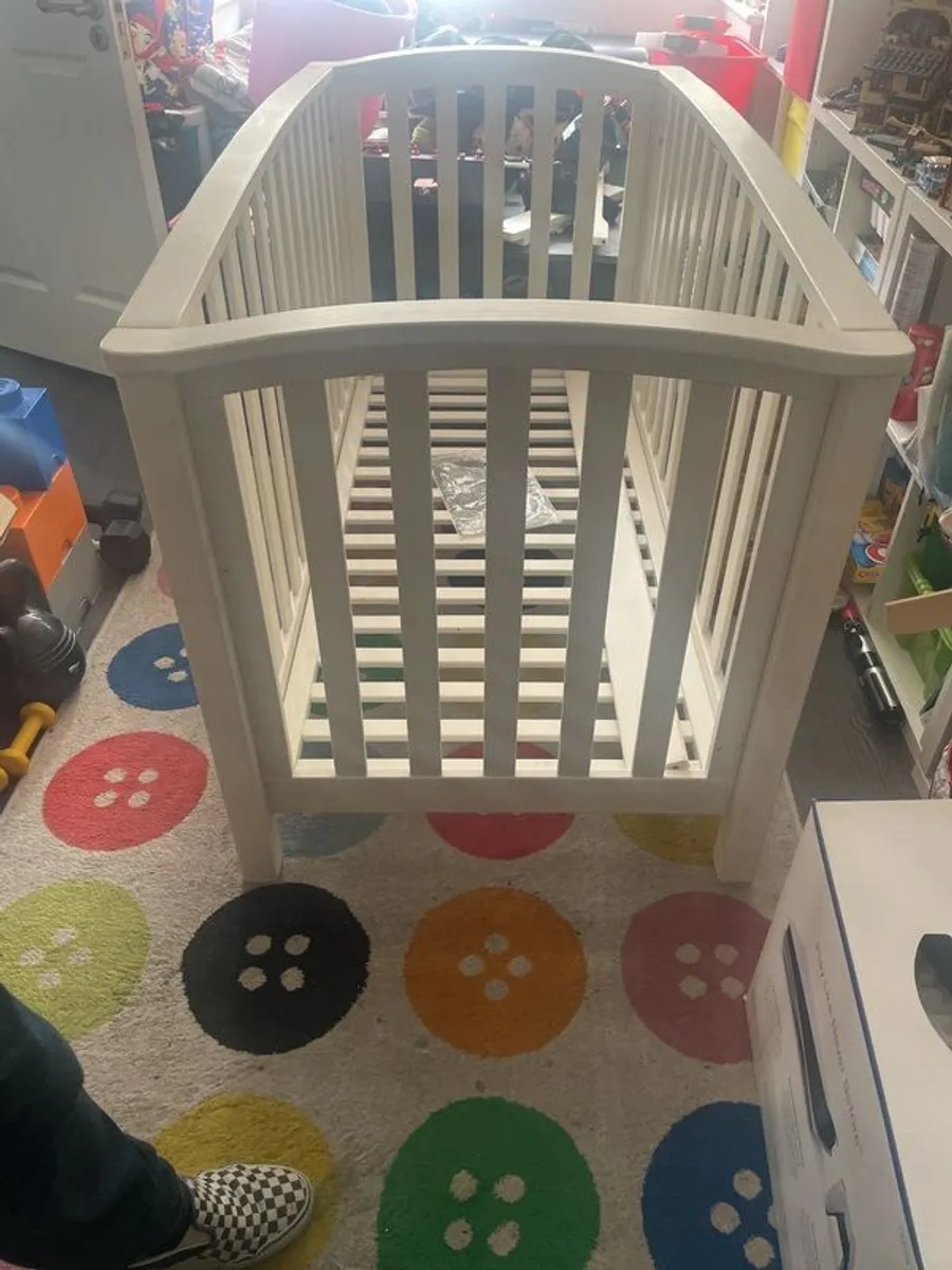 Mamas & Papas cot/bed - Image 1
