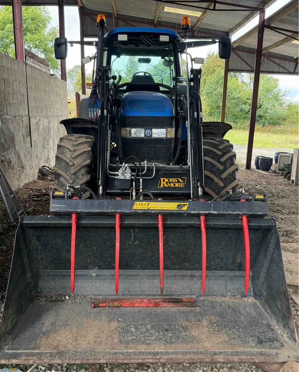 New Holland TM120 with Rossmore FL105 Loader - Image 1