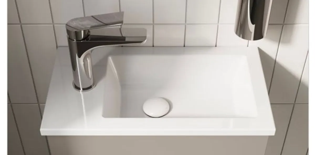 Small Navy vanity and white sink (new) - Image 4