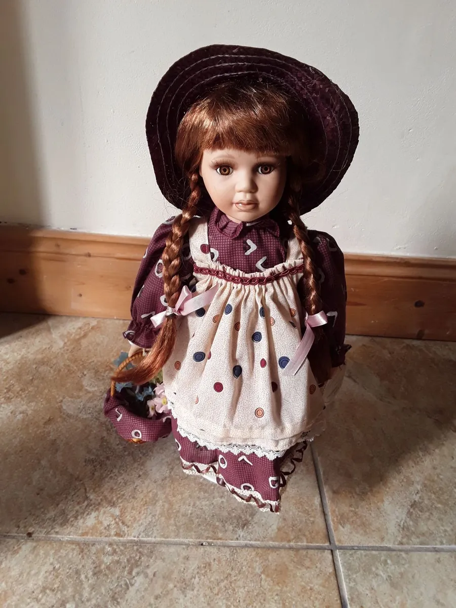 6  beautiful dolls porcelain - Image 3