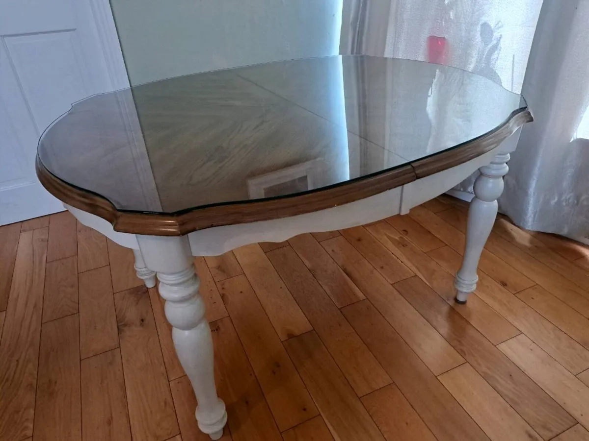 Dinning room table - Image 1