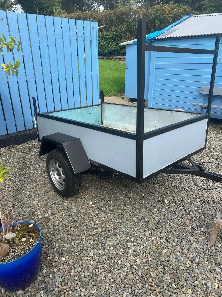 Trailer - Image 1
