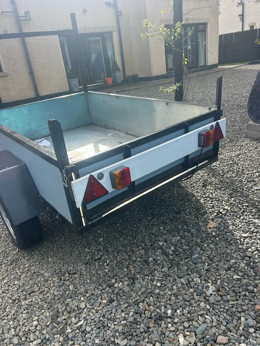 Trailer - Image 4