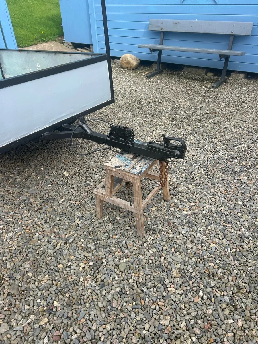 Trailer - Image 2