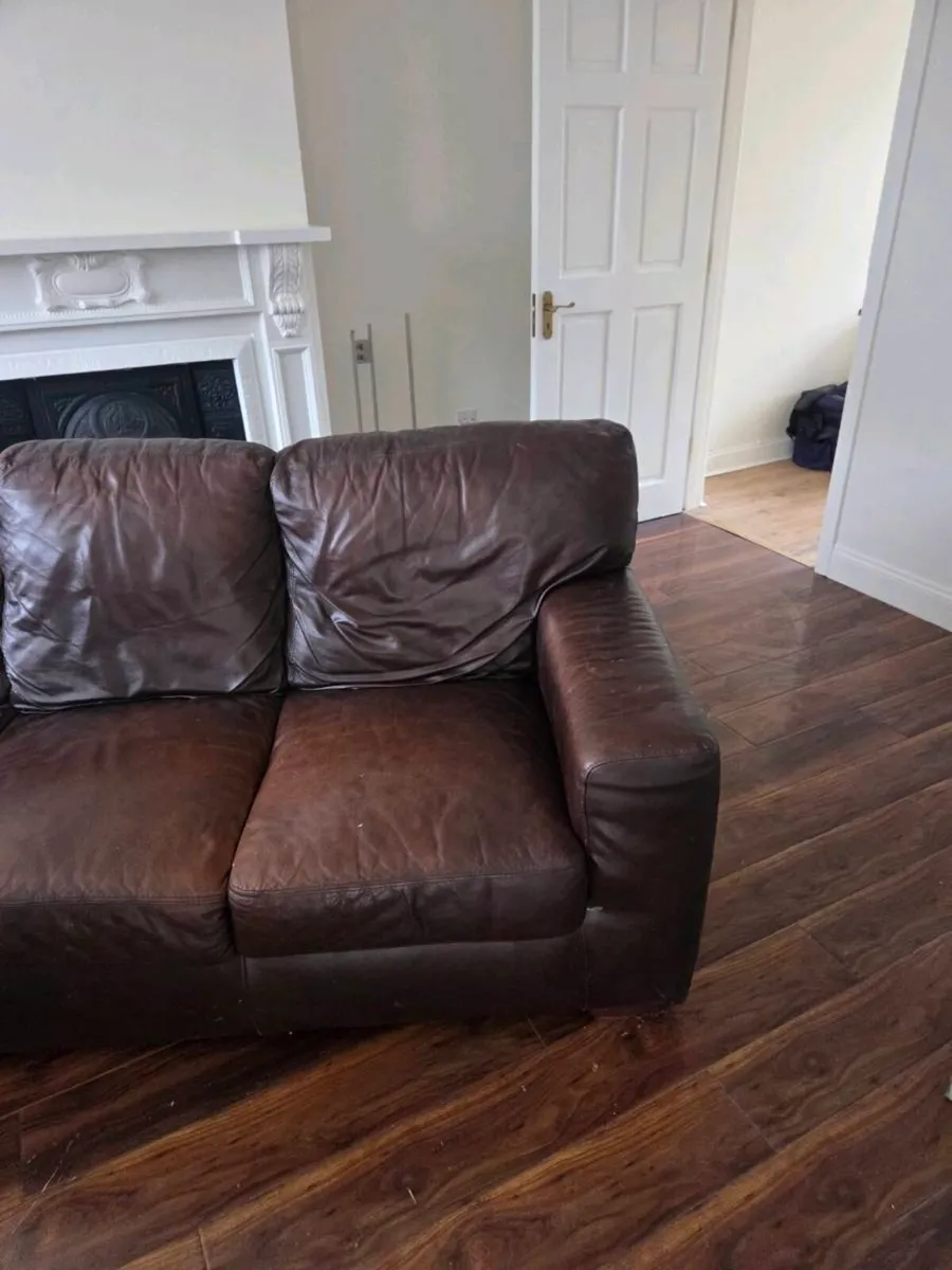 Leather sofa 3 seater - Image 4