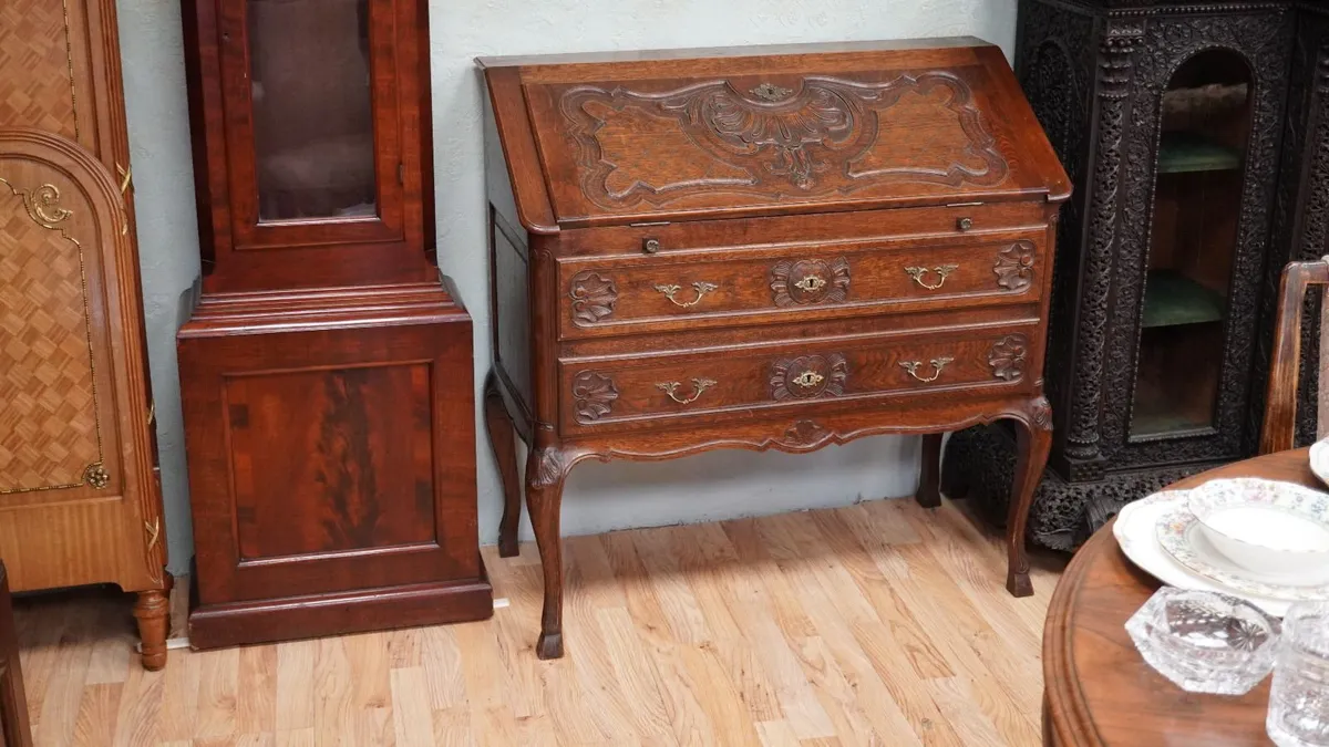 Early 20th Century French Solid Oak Bureau - Image 1