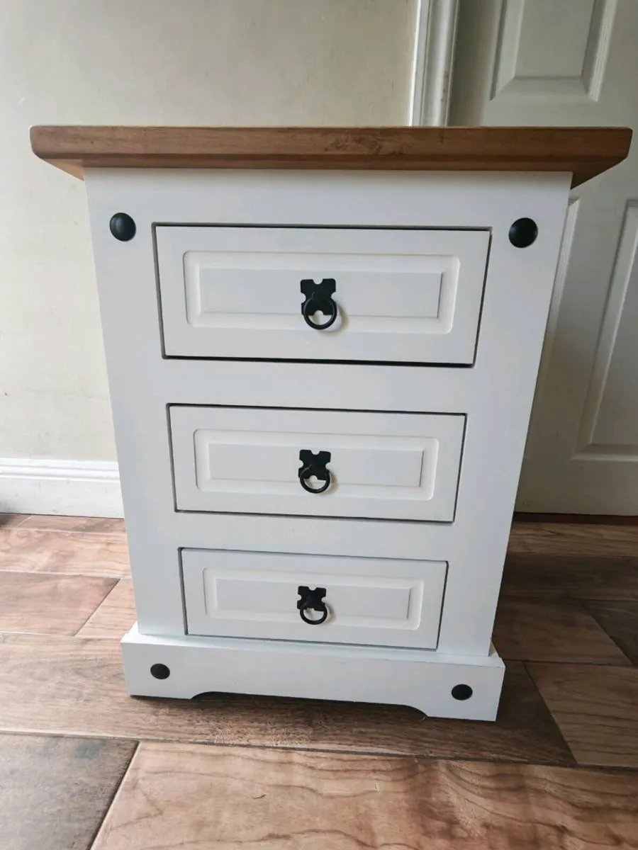 Corona 3 drawer bedside table in white - Image 1