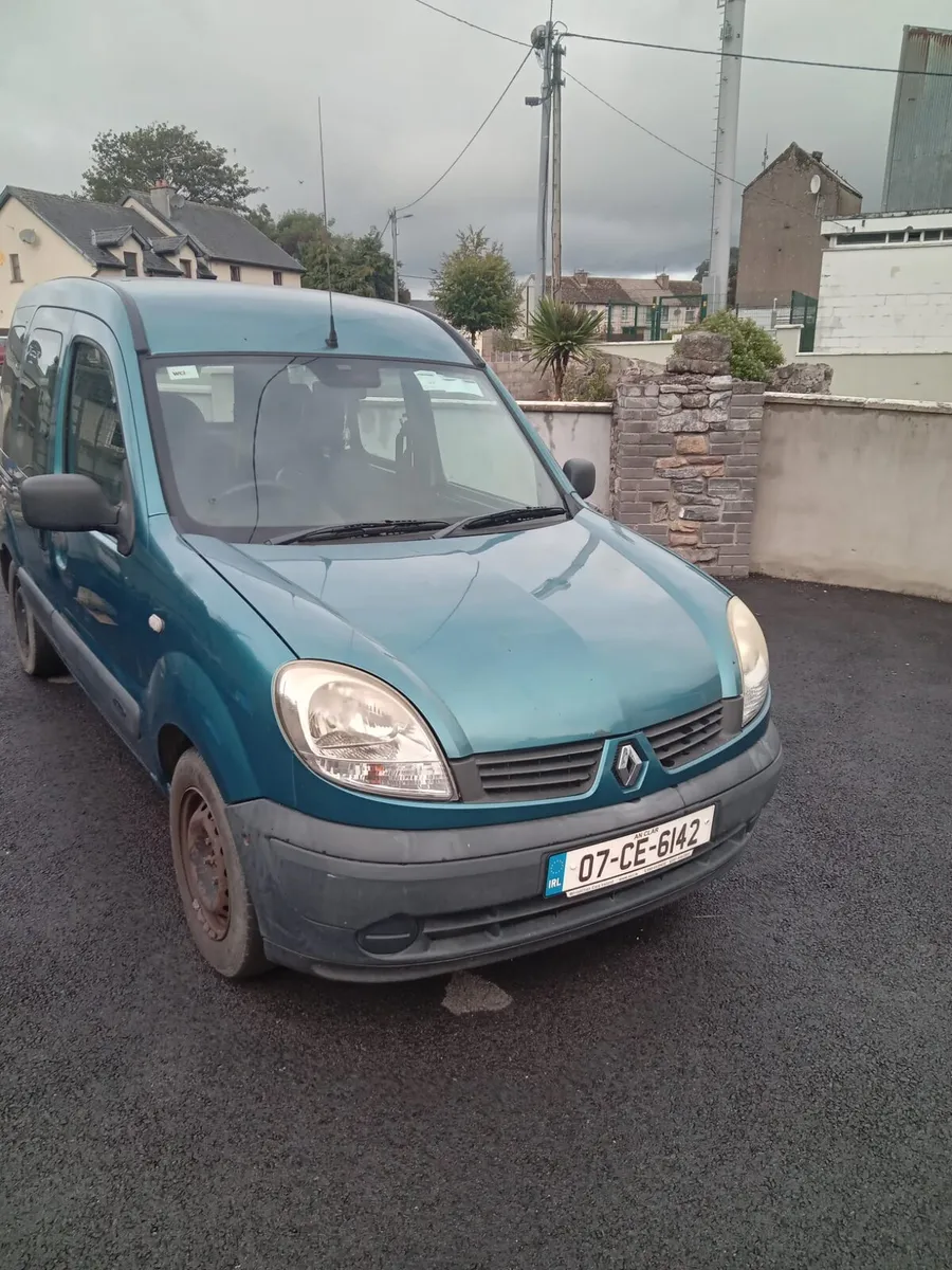 2007 Renault Kangoo (wheelchair accessible) - Image 1
