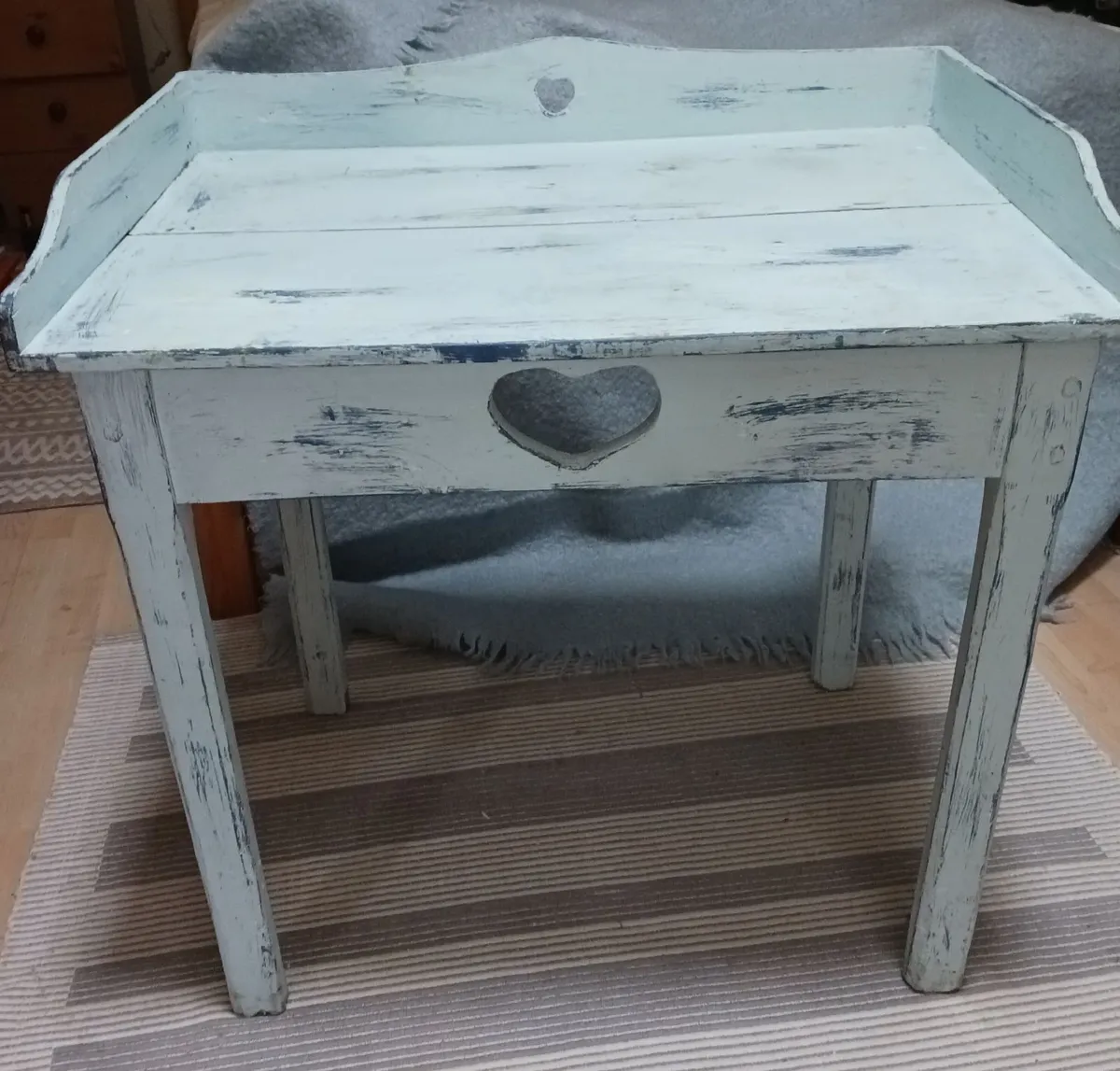 Desk in light blue