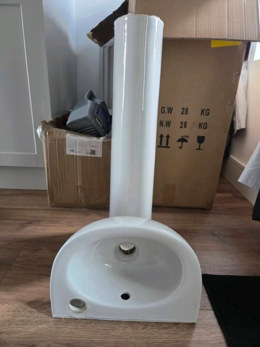 Cloakroom Sized Sink + Base
