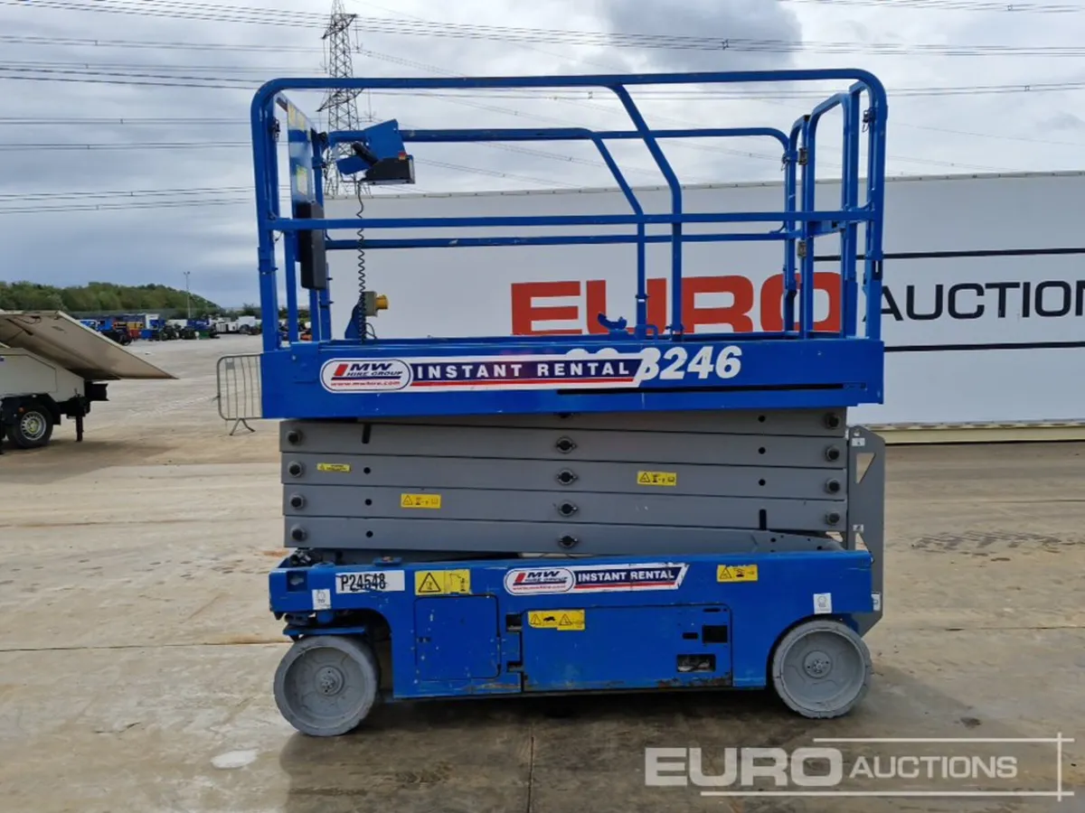 2017 Genie GS3246 - Image 2