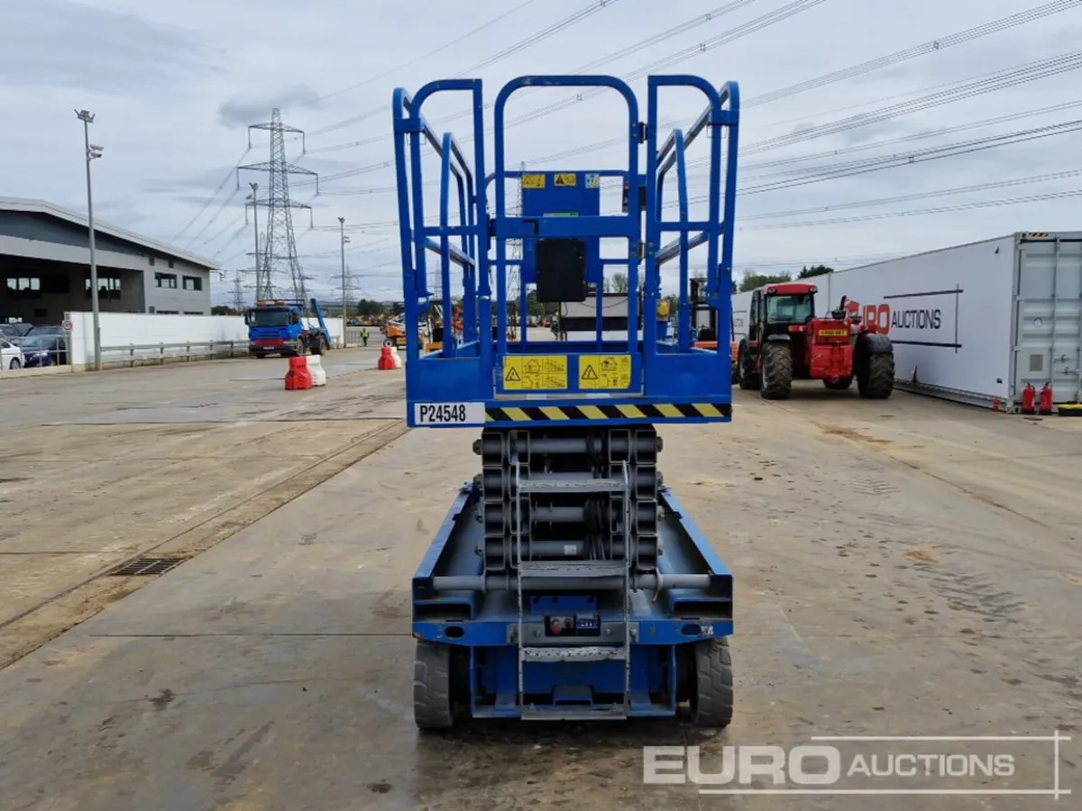 2017 Genie GS3246 - Image 3