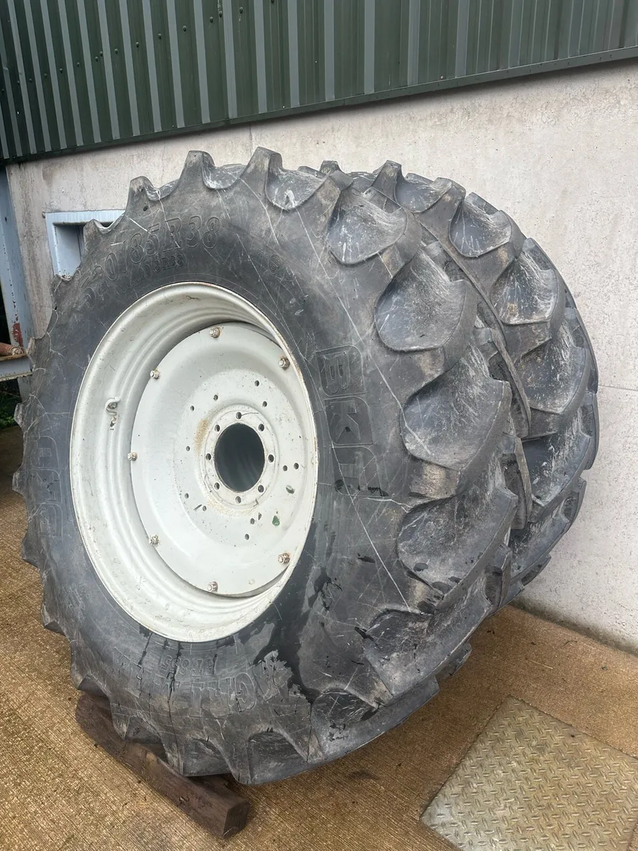 520 85 38 BKT and 16.9 x 28 wheels and tyres - Image 3