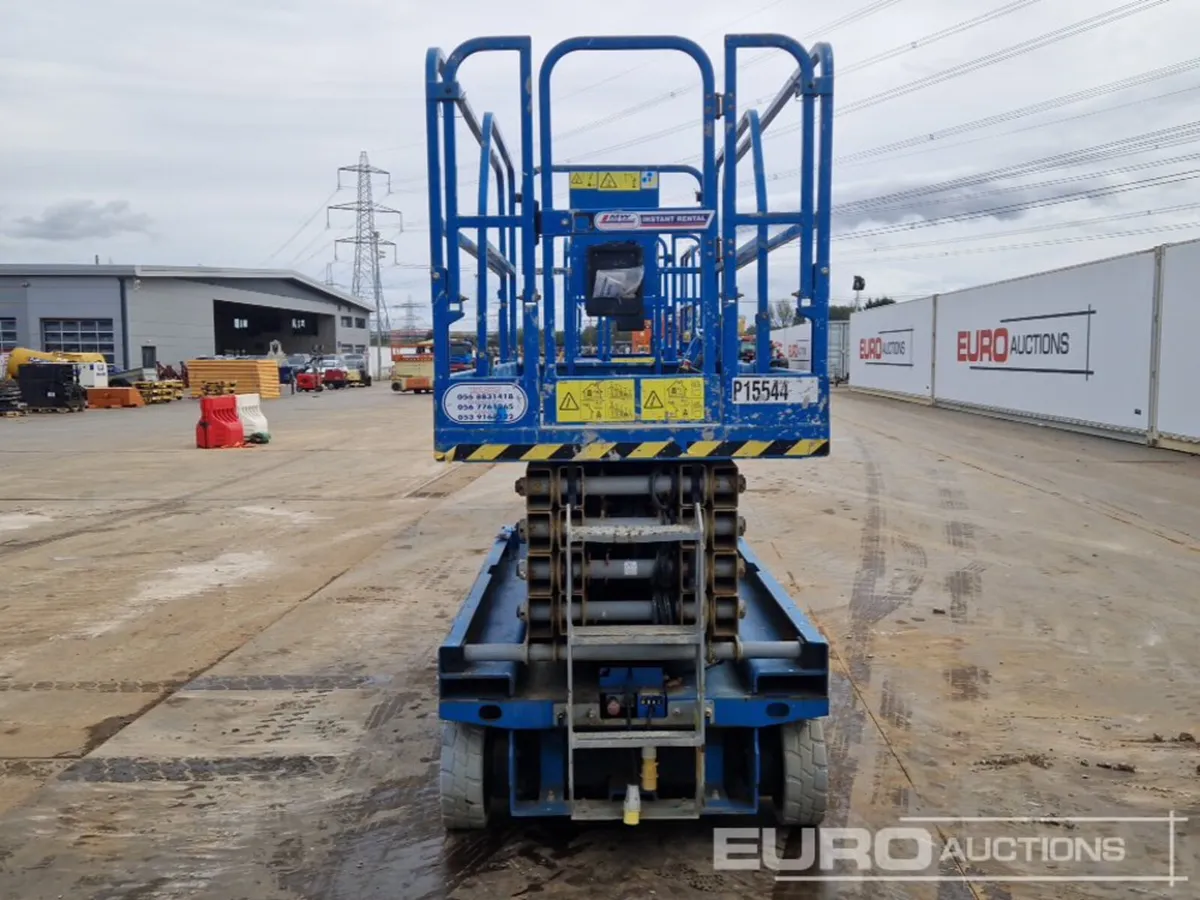 2018 Genie GS3246 - Image 3